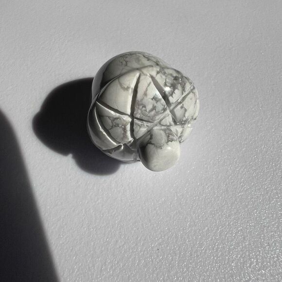 Howlite Crystal Acorn‎ Carving - Picture 5 of 12